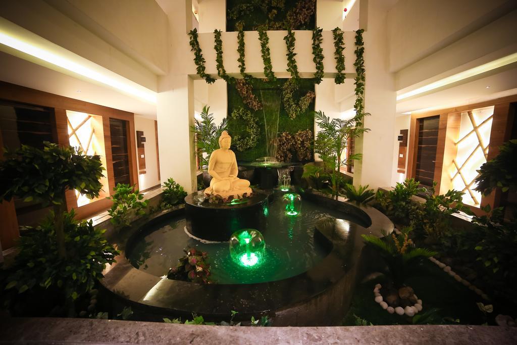 Meghdoot Hotel & Resort Ujjain Exterior foto